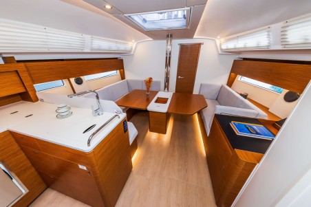 Hanse 410 | Yacht Charter Croatia | Travelboat