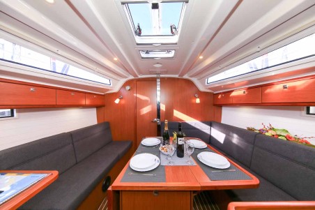Bavaria Cruiser 37 | Czarter jachtu Chorwacja | Travelboat