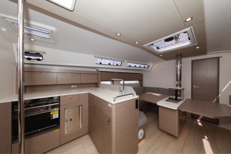Hanse 410 | Yacht Charter Croatia | Travelboat