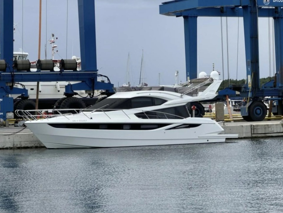 Galeon Galeon 420 Fly - 3 cab. Minesa