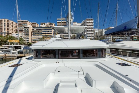 Lagoon 55 | Yacht Charter Spain | Travelboat