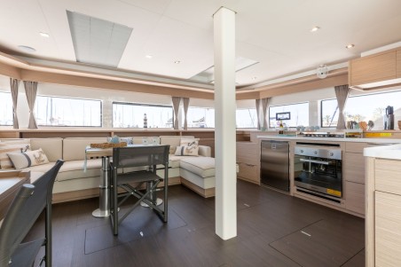 Lagoon 55 | Yacht Charter Spain | Travelboat