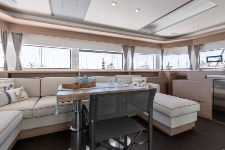 Lagoon 55 | Yacht Charter Spain | Travelboat