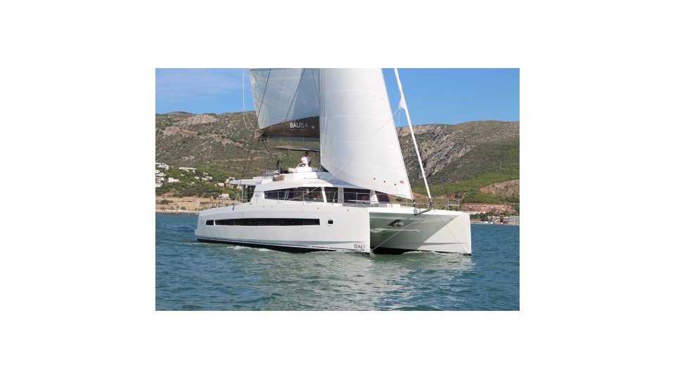 Bali 5.4 | Yacht Charter Bahamas | Travelboat