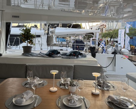 Lagoon-Bénéteau Lagoon 560 S2 - 5 + 1 cab. Starlight (Crewed)