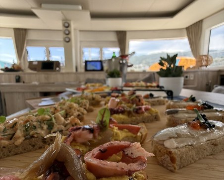 Lagoon-Bénéteau Lagoon 560 S2 - 5 + 1 cab. Starlight (Crewed)