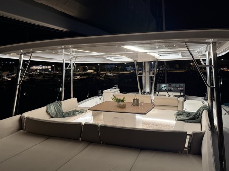 Bali 5.8 | Czarter jachtu Chorwacja | Travelboat