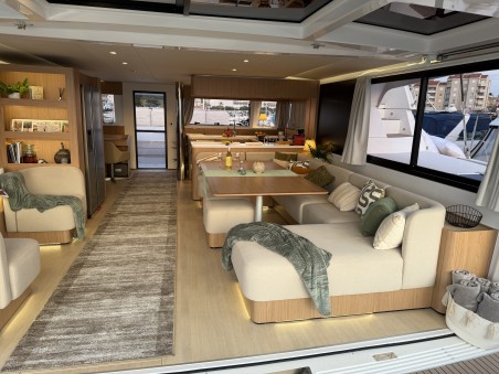 Bali 5.8 | Czarter jachtu Chorwacja | Travelboat