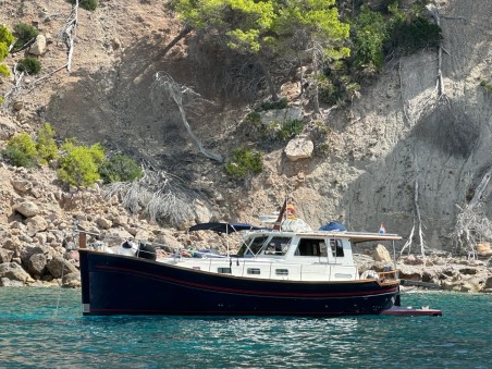 Menorquin 160 Balsamico | Yacht Charter Spain | Travelboat
