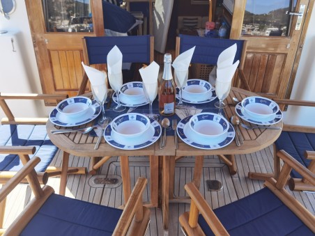 Menorquin 160 Balsamico | Yacht Charter Spain | Travelboat