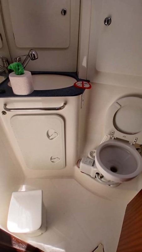 Bavaria 41 | Yacht Charter Greece | Travelboat