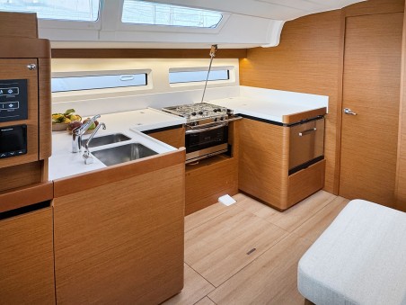 Sun Odyssey 490 | Yacht Charter Italy | Travelboat
