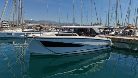 Delphia 10 Sedan | Czarter jachtu Chorwacja | Travelboat