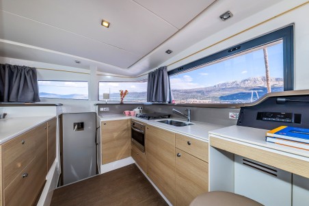 Bali 4.1 - 4 cab. | Yacht Charter Croatia | Travelboat