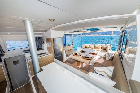 Bali 4.1 - 4 cab. | Yacht Charter Croatia | Travelboat