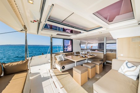 Bali 4.1 - 4 cab. | Yacht Charter Croatia | Travelboat