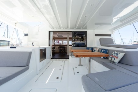 Lagoon 55 | Yacht Charter Spain | Travelboat