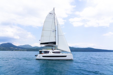 Bali 4.6 | Yacht Charter Greece | Travelboat