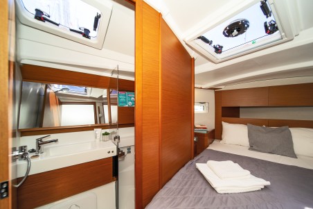Sun Odyssey 410 | Yacht Charter Greece | Travelboat