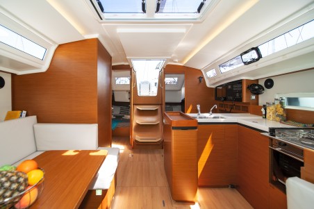 Sun Odyssey 410 | Yacht Charter Greece | Travelboat
