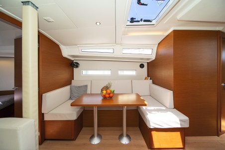 Sun Odyssey 410 | Yacht Charter Greece | Travelboat