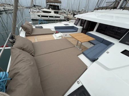Bali 5.2 | Yacht Charter Greece | Travelboat