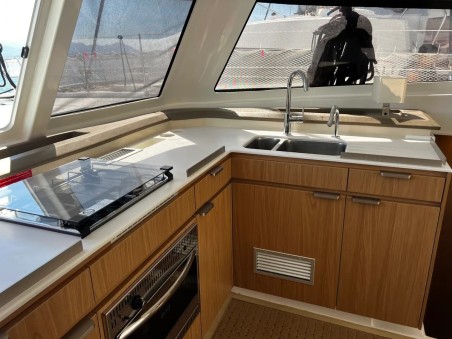 Bali Catspace Kos 40 | Yacht Charter Greece | Travelboat