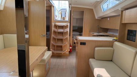 Bavaria C42 | Czarter jachtu Chorwacja | Travelboat