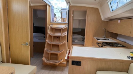 Bavaria C42 | Czarter jachtu Chorwacja | Travelboat