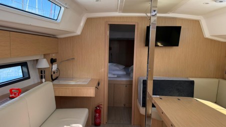Bavaria C42 | Czarter jachtu Chorwacja | Travelboat