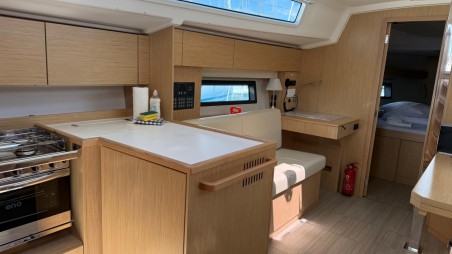 Bavaria C42 | Czarter jachtu Chorwacja | Travelboat