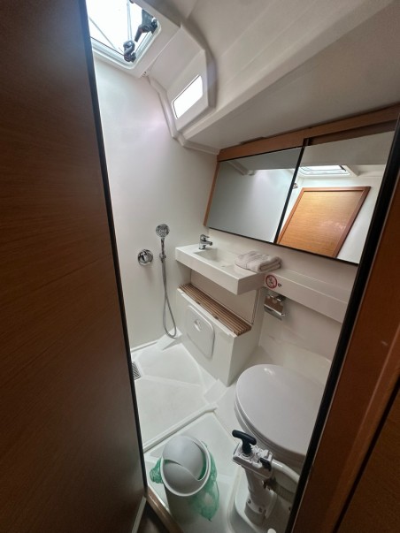 Jeanneau Sun Odyssey 440 - 4 cab. | Yacht Charter Croatia | Travelboat