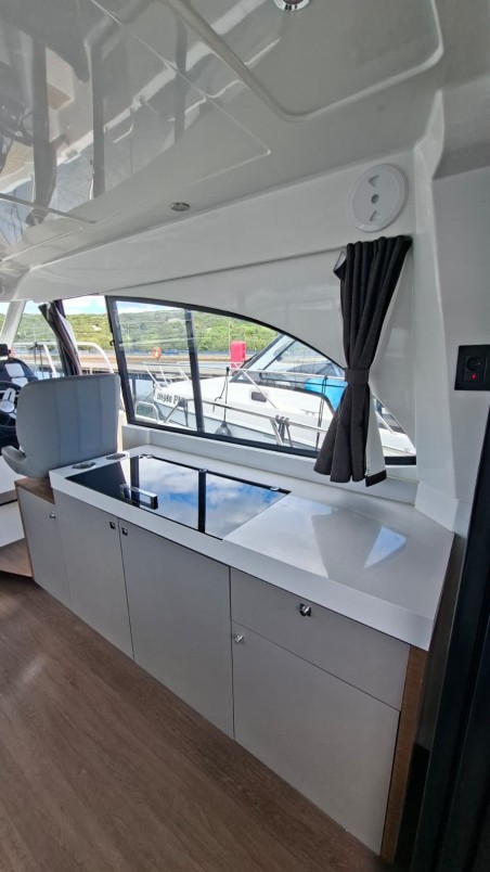 Antares 11 Fly OB | Yacht Charter Croatia | Travelboat