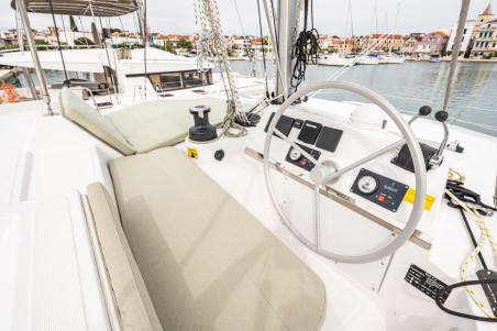 Bali 4.2 | Yacht Charter Croatia | Travelboat