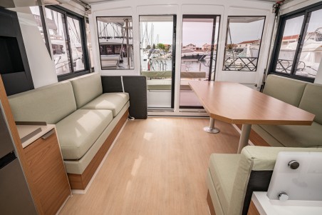 Bali 4.2 | Yacht Charter Croatia | Travelboat