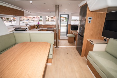 Bali 4.2 | Yacht Charter Croatia | Travelboat