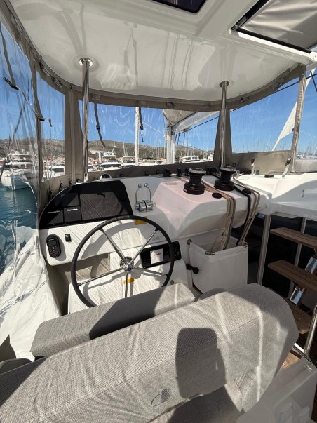 Lagoon Lagoon 43 - 4 + 2 cab. | Yacht Charter Croatia | Travelboat