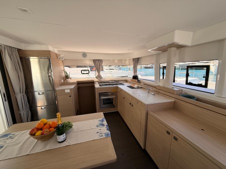 Lagoon Lagoon 43 - 4 + 2 cab. | Yacht Charter Croatia | Travelboat