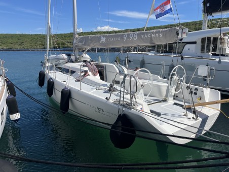 Italia 9.98 Bellissima | Yacht Charter Croatia | Travelboat