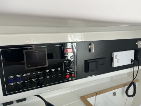 Italia 9.98 Bellissima | Yacht Charter Croatia | Travelboat