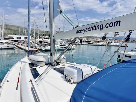 Beneteau Oceanis 51.1 | Yacht Charter Croatia | Travelboat