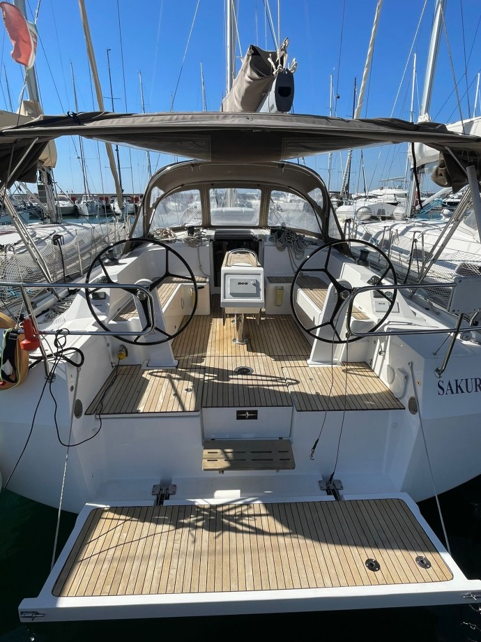 Bavaria C42 | Yacht Charter Italy | Travelboat