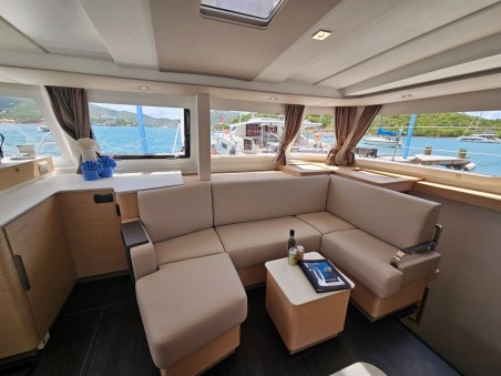 Fountaine Pajot FP 41 Maesto 3 | Yacht Charter US Virgin Islands | Travelboat