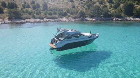 Mirakul 30 | Yacht Charter Croatia | Travelboat