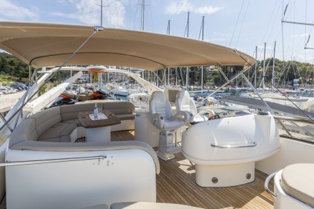Sunseeker Manhattan 84 | Czarter jachtu Chorwacja | Travelboat