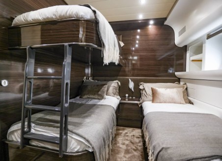 Leopard 27 | Yacht Charter France | Travelboat