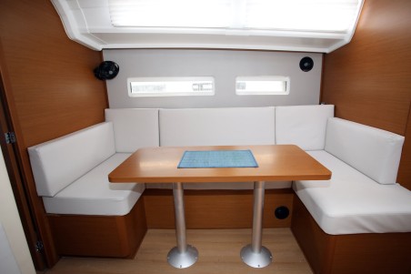 Sun Odyssey 410 | Czarter jachtu Chorwacja | Travelboat