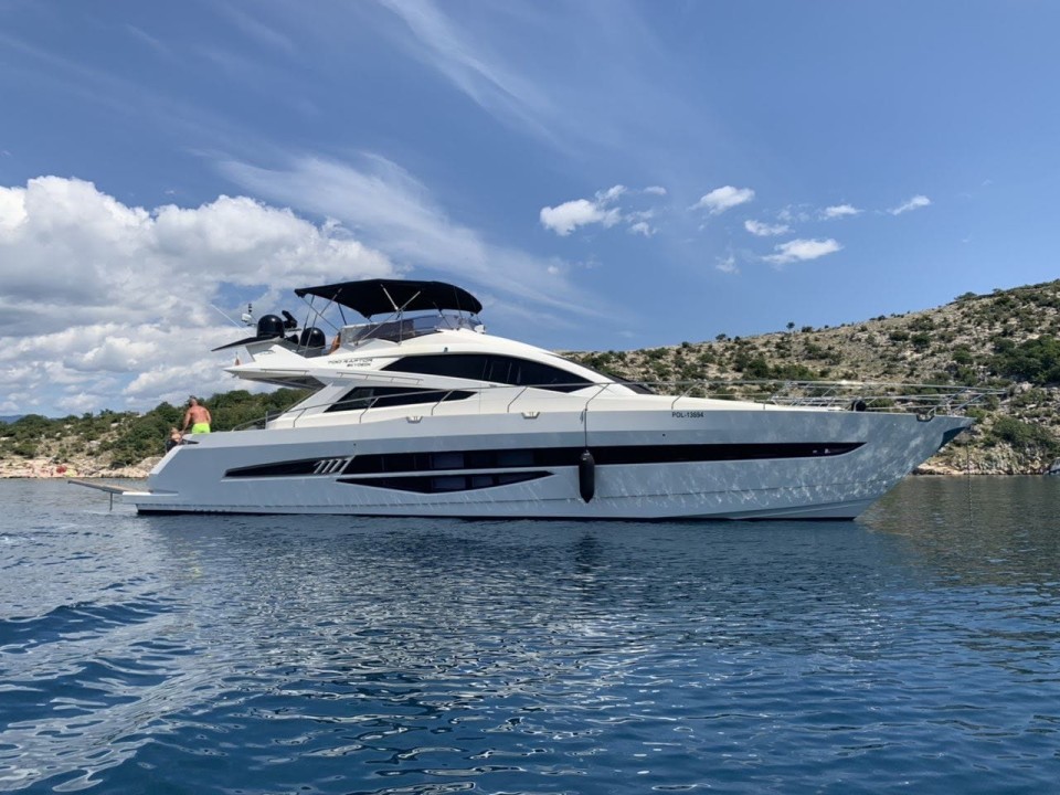 Galeon 700 Skydeck | Czarter jachtu Chorwacja | Travelboat