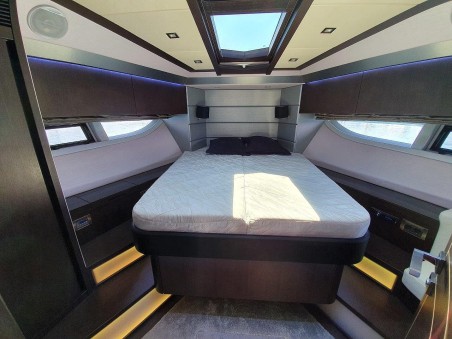 Galeon 700 Skydeck | Czarter jachtu Chorwacja | Travelboat