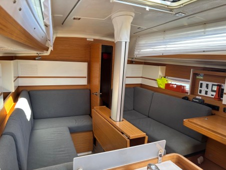 Elan E4 | Yacht Charter Croatia | Travelboat